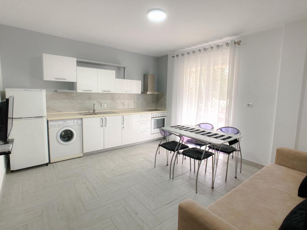 Promo Price September - Home By The Sea 1 Min From The Beach Golem  Ngoại thất bức ảnh