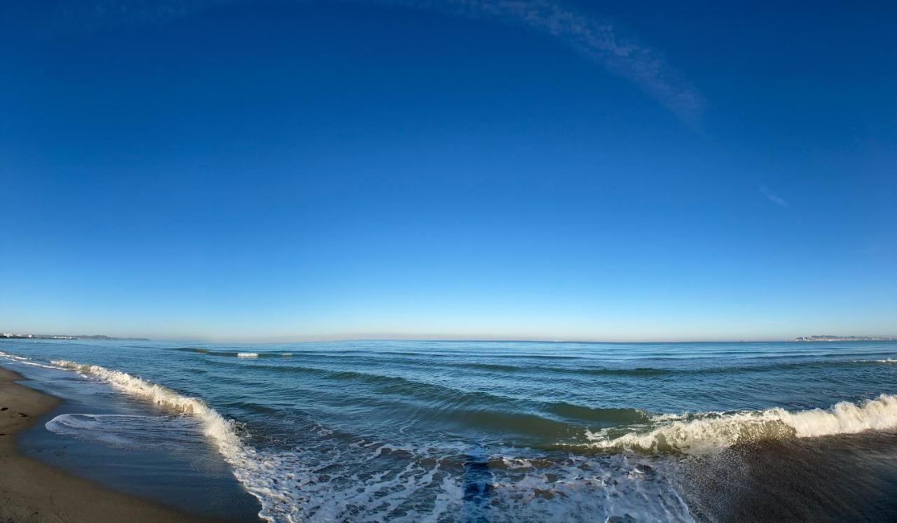 Promo Price September - Home By The Sea 1 Min From The Beach Golem  Ngoại thất bức ảnh