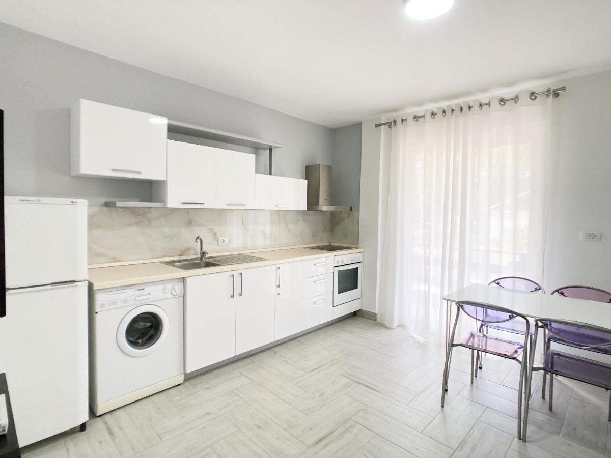 Promo Price September - Home By The Sea 1 Min From The Beach Golem  Ngoại thất bức ảnh